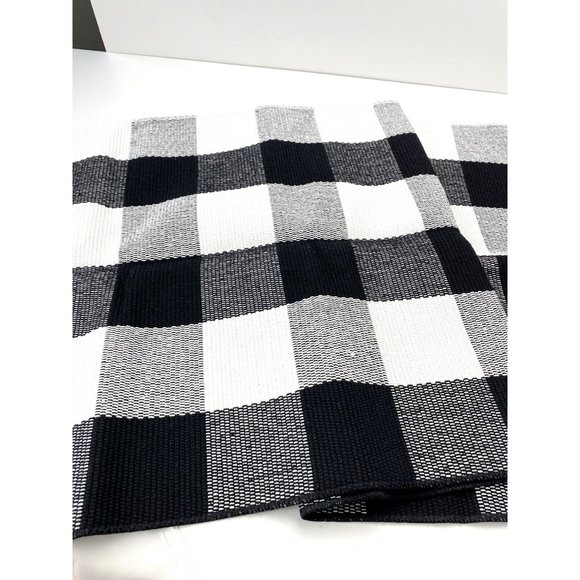 Front Door Carpet Black And White Checkered Plaid Outdoor Carpet, New - Picture 7 of 7